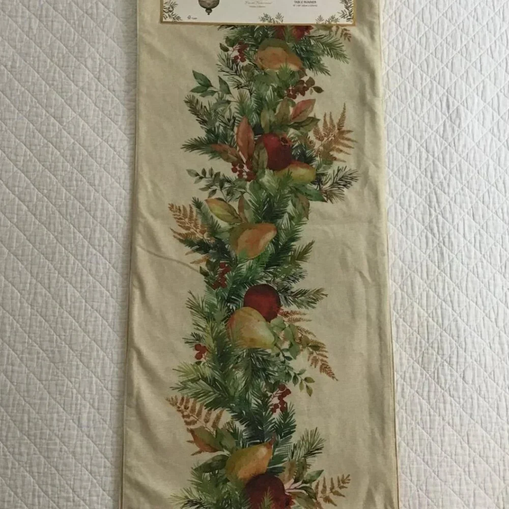 TABLE RUNNER French Farmhouse Lillian August 16